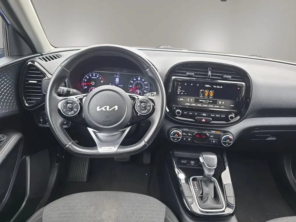 Used 2022 Kia Soul GT-Line FWD image 14