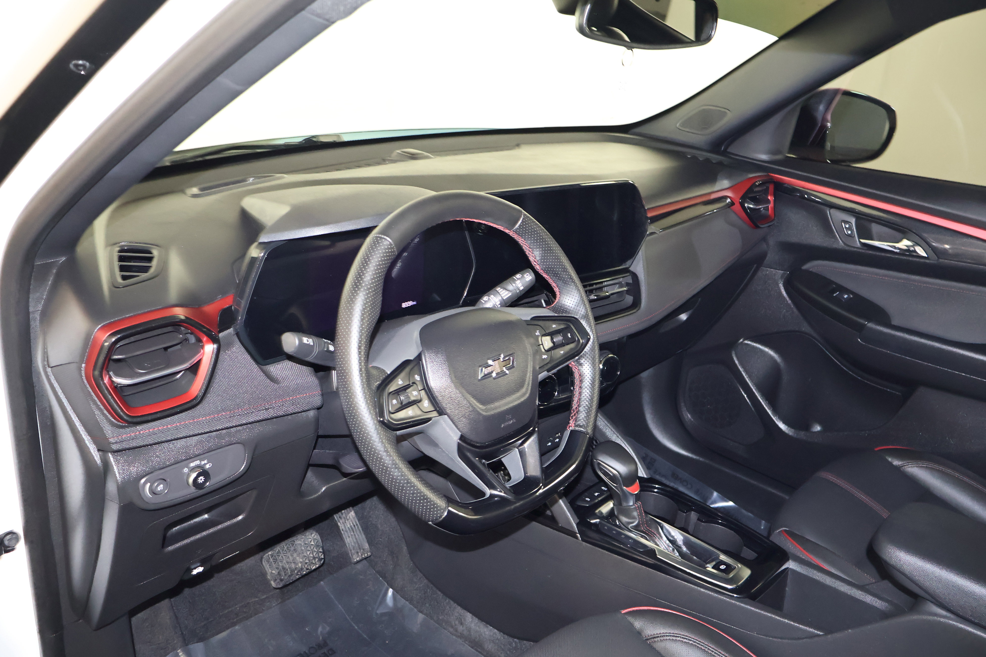 Used 2025 Chevrolet TrailBlazer RS w/ Convenience Package image 36