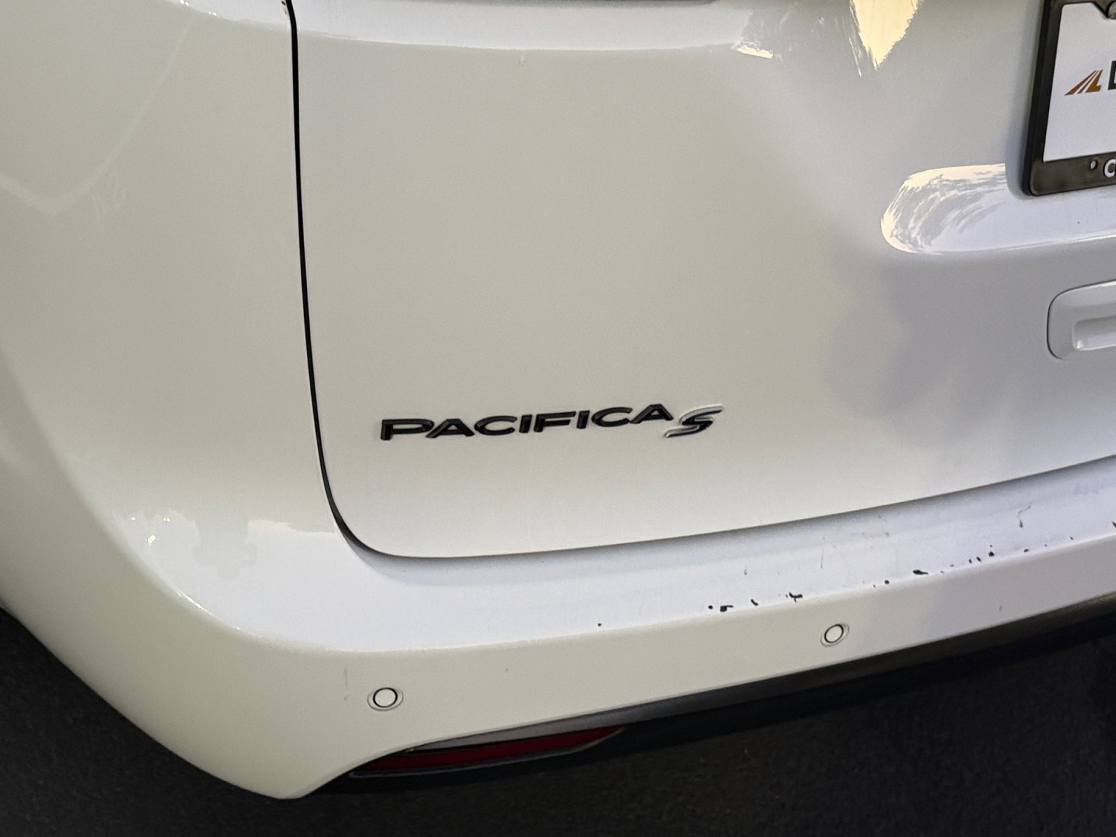 Used 2024 Chrysler Pacifica Limited FWD image 24