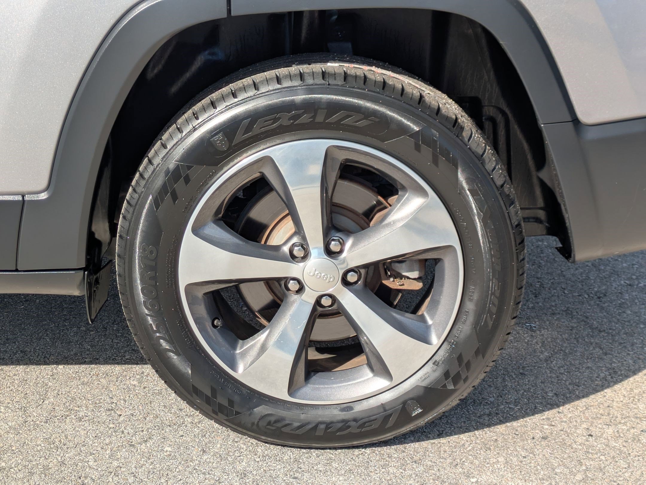 Used 2019 Jeep Cherokee Limited image 9