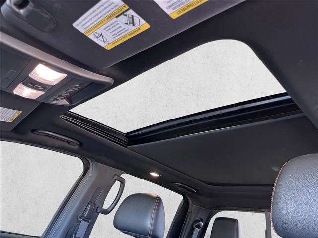 Used 2020 Nissan Titan PRO-4X w/ Pro-4x Convenience Package image 12