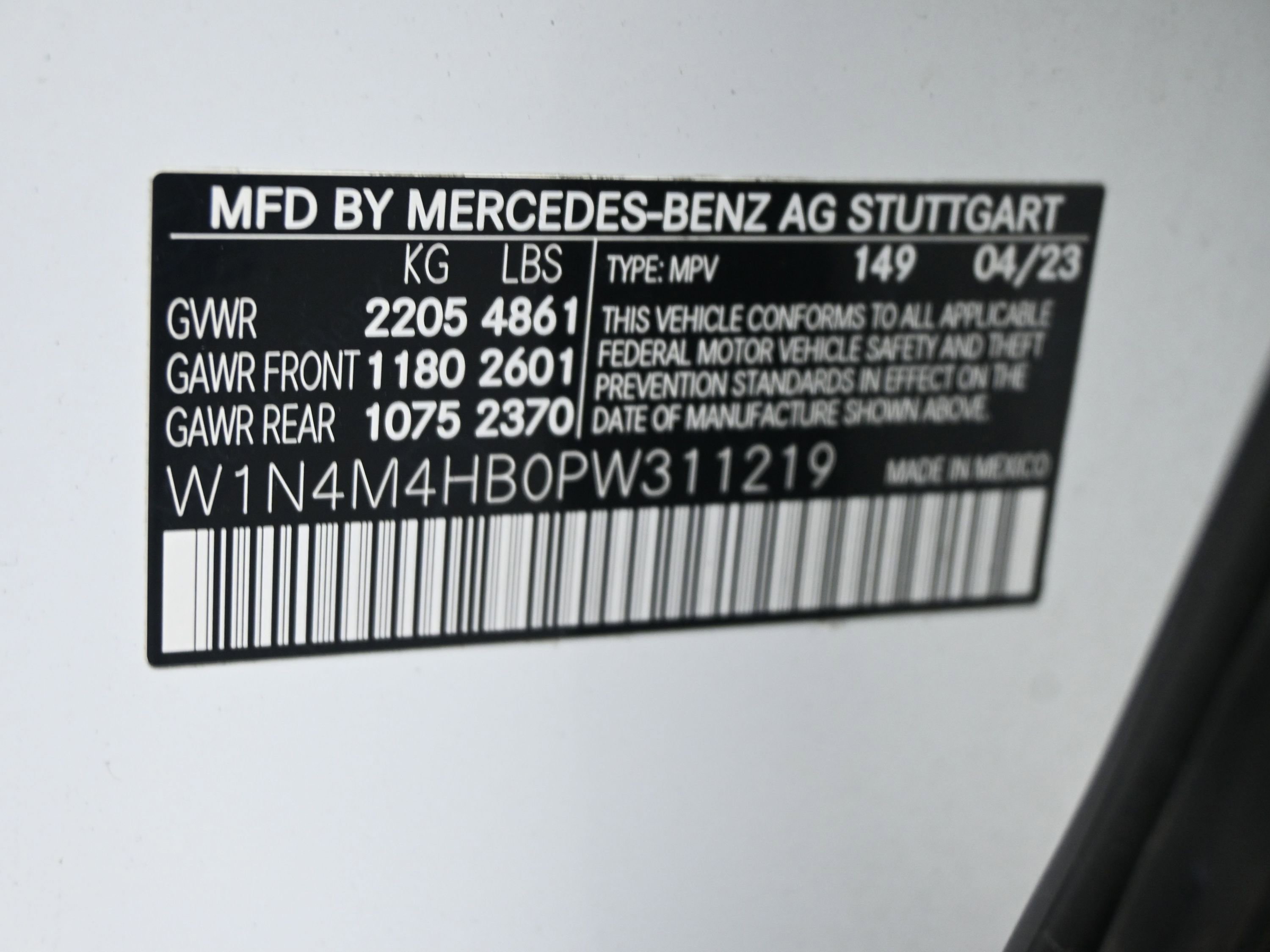 Used 2023 Mercedes-Benz GLB 250 4MATIC w/ Premium Package image 12