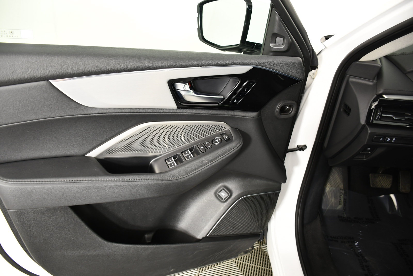 Certified 2024 Acura MDX SH-AWD image 36