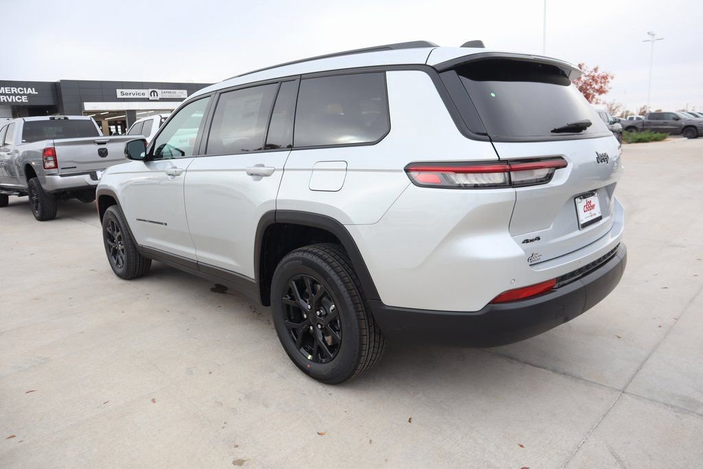 New 2025 Jeep Grand Cherokee L Altitude image 24