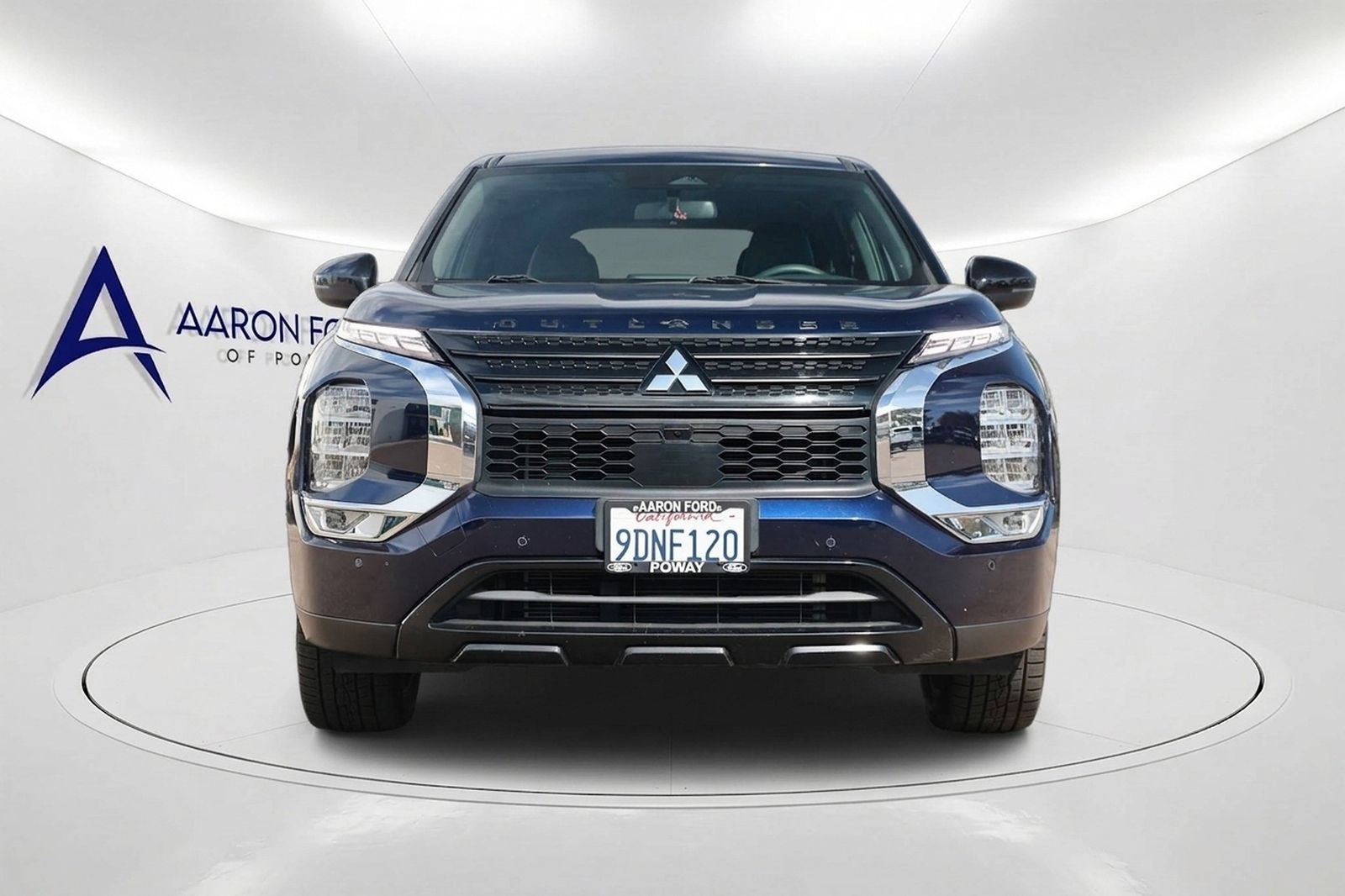Used 2022 Mitsubishi Outlander SE FWD image 2