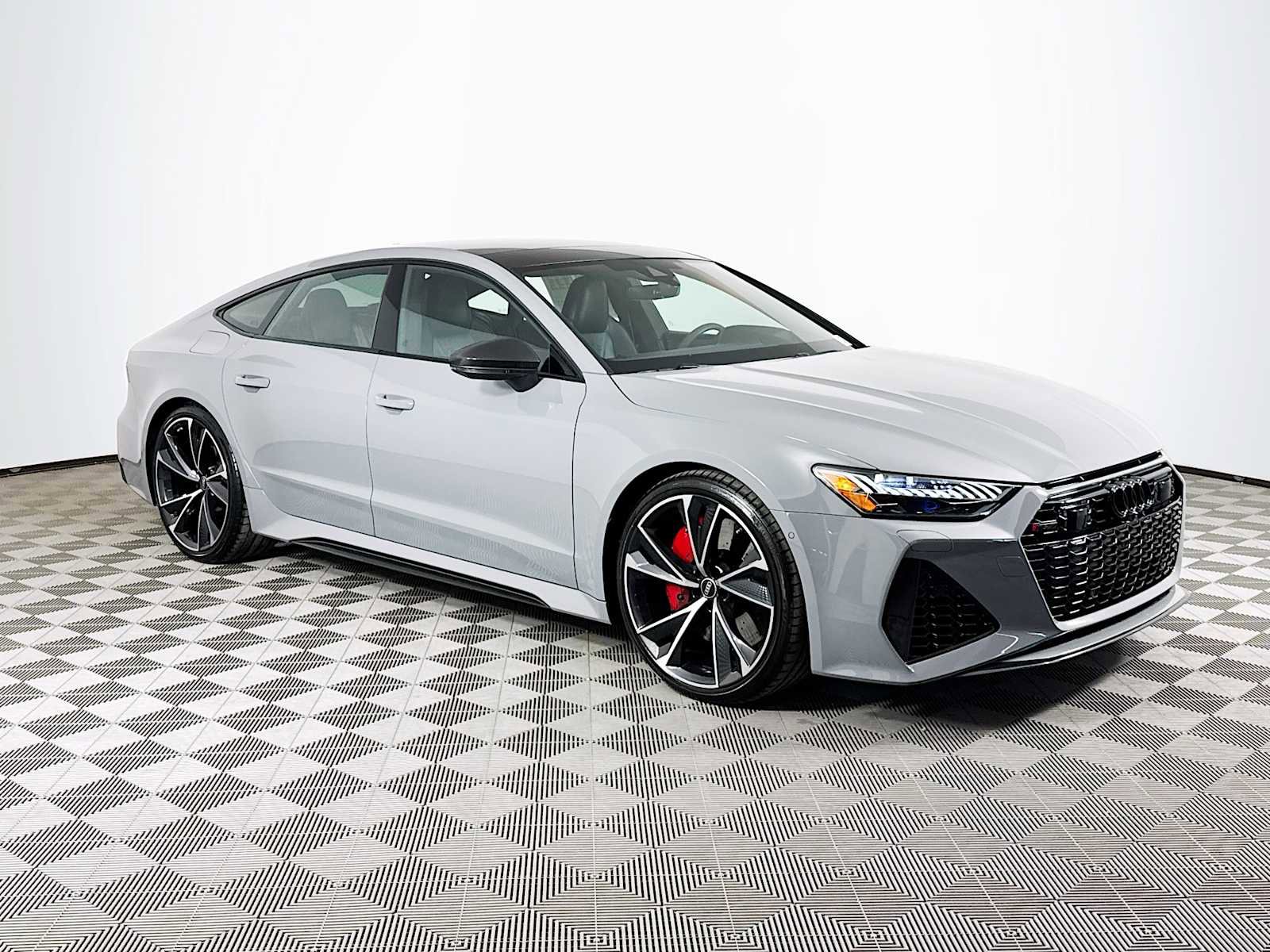 Used 2022 Audi RS 7 4.0T w/ Carbon Optic Package image 3