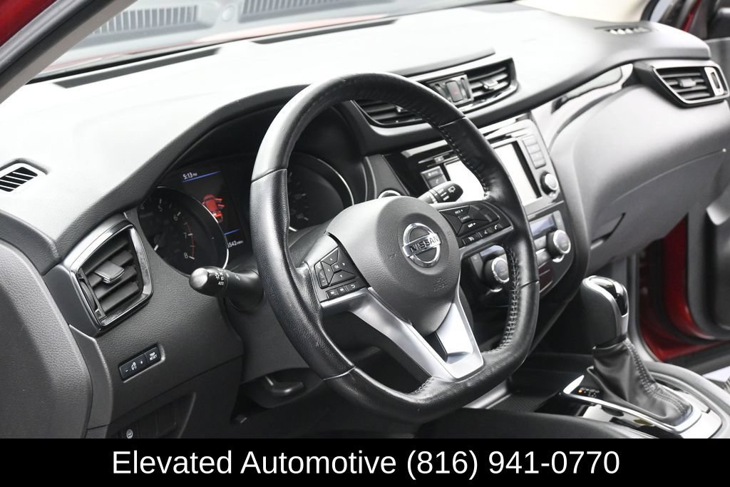 Used 2021 Nissan Rogue Sport SV AWD/4WD image 14