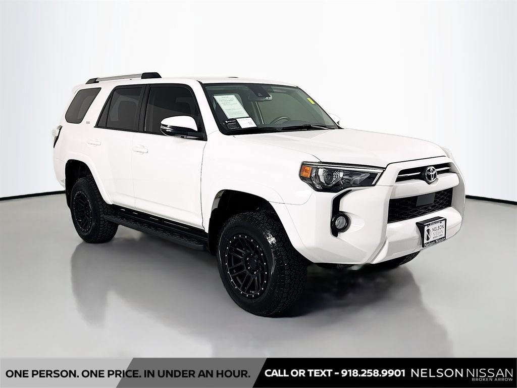 Used 2020 Toyota 4Runner SR5 Premium AWD/4WD image 3