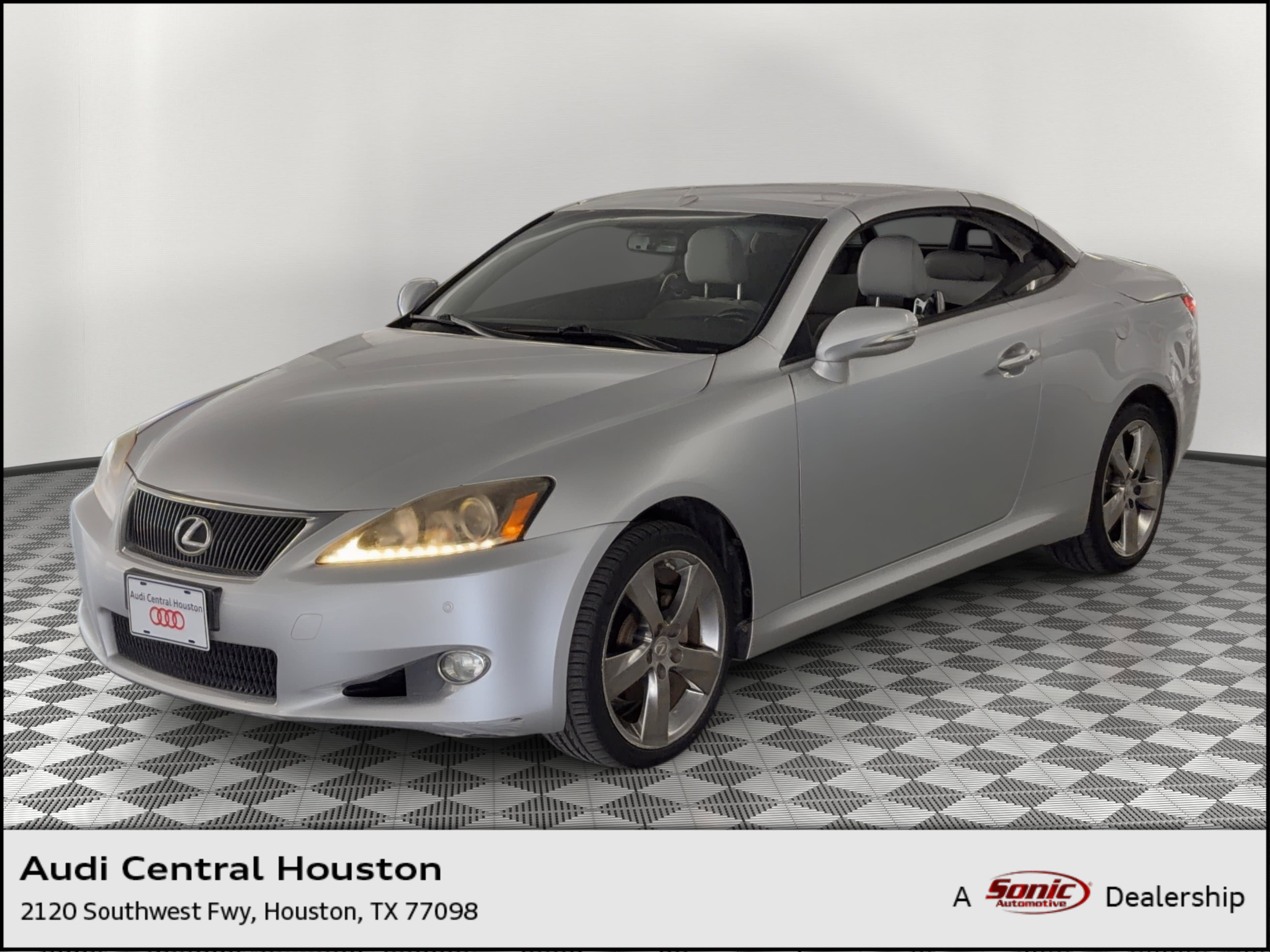 Used 2011 Lexus IS 250C w/ Luxury Pkg image 1
