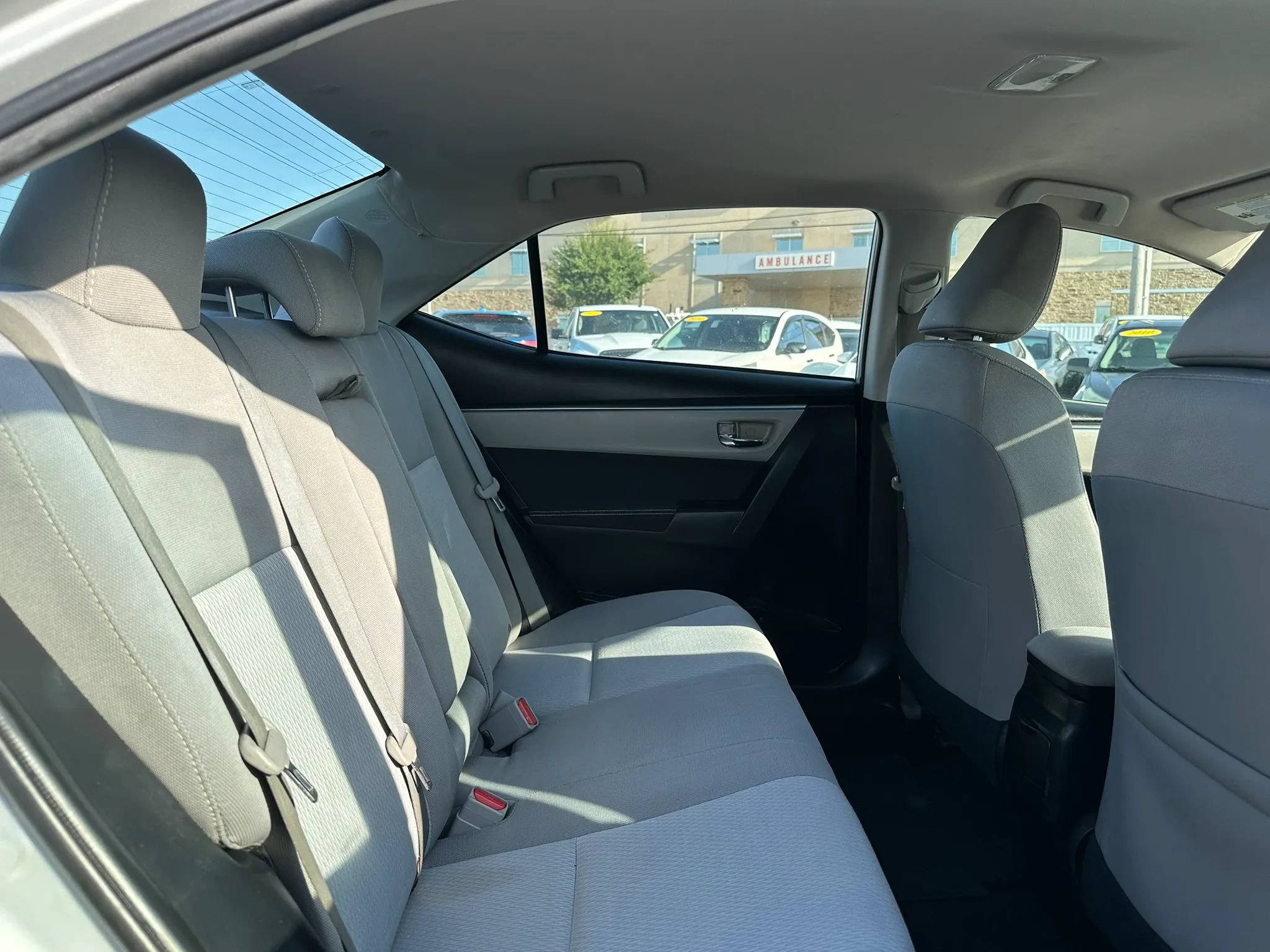 Used 2016 Toyota Corolla LE FWD image 22
