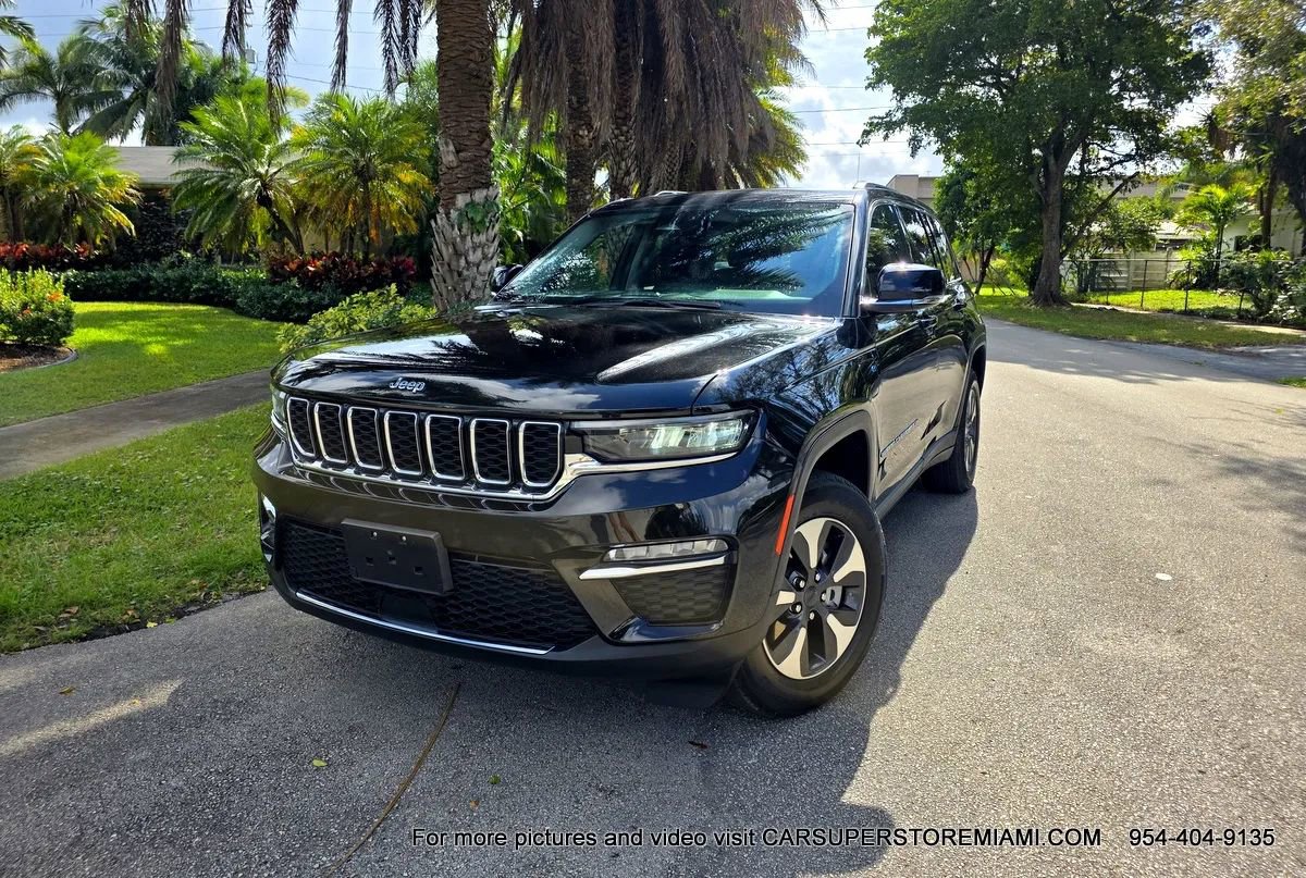 Used 2023 Jeep Grand Cherokee 4WD 4xe image 13