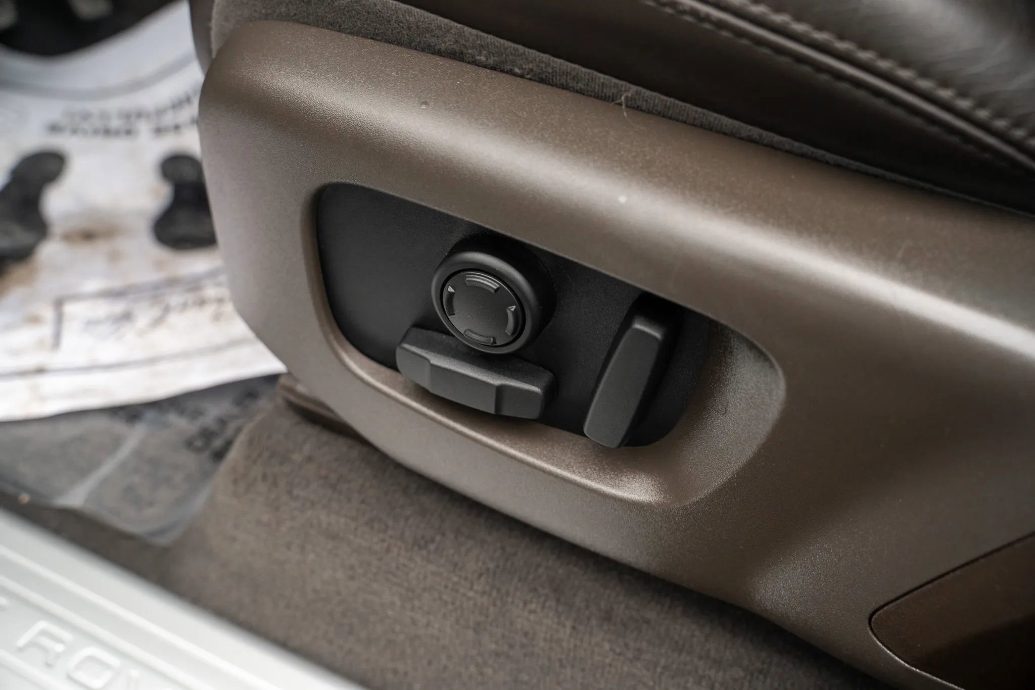 Used 2020 Land Rover Range Rover Sport HSE image 15