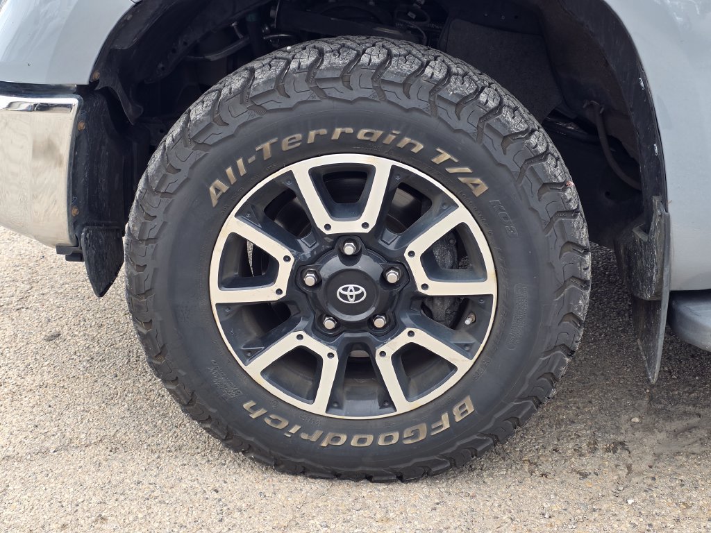 Used 2020 Toyota Tundra Limited w/ Limited Premium Package AWD/4WD image 19