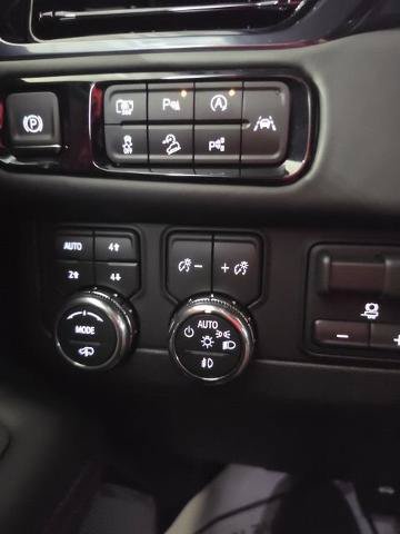 New 2026 GMC Yukon XL AT4 Ultimate AWD/4WD image 35