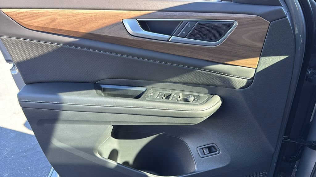 New 2026 Volkswagen Atlas SE FWD image 25