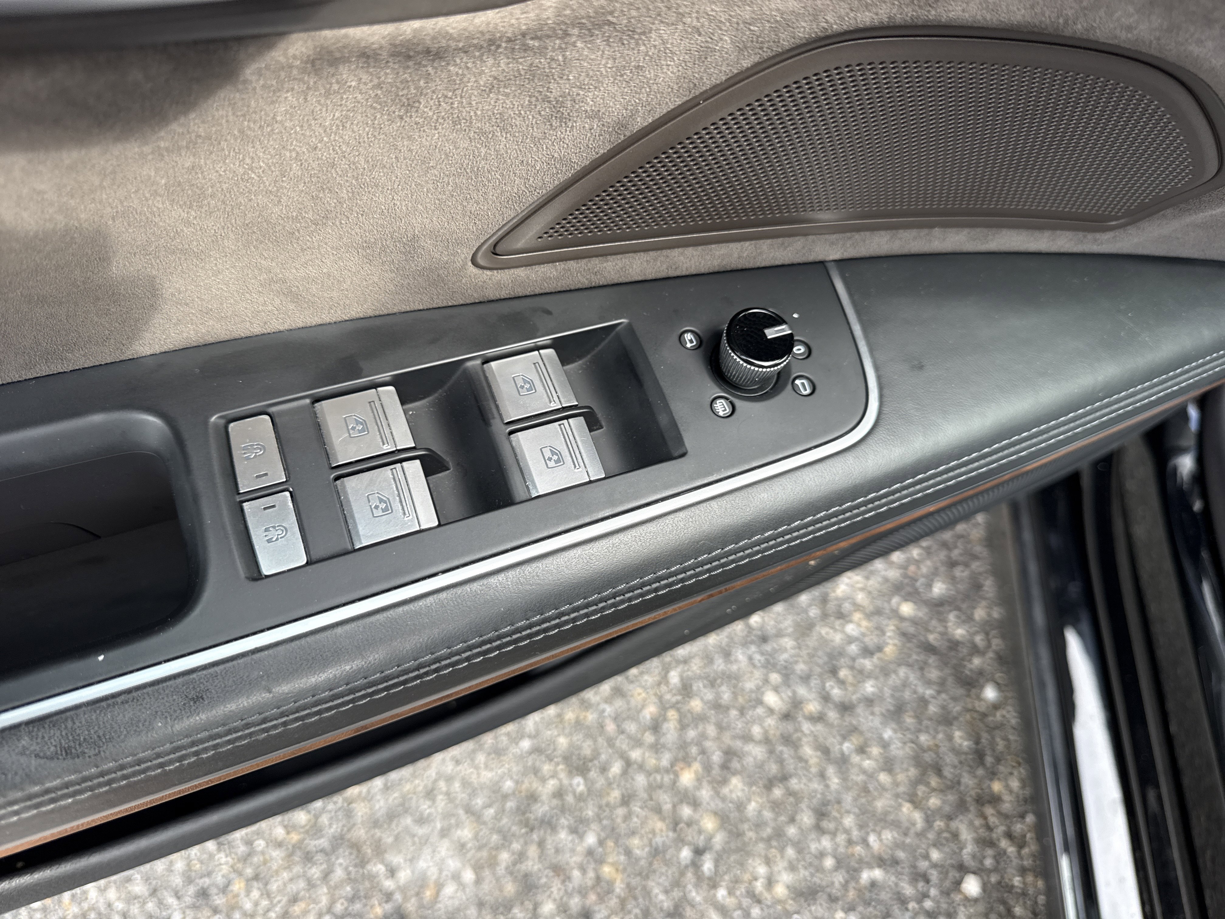 Used 2021 Audi A8 L 4.0T image 41