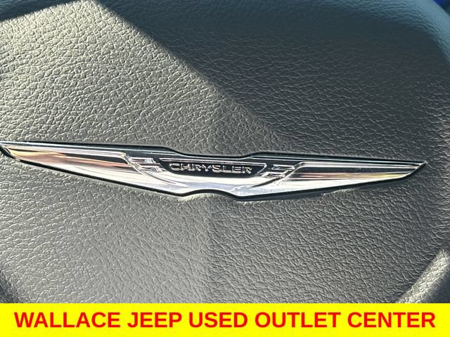 Used 2025 Chrysler Pacifica Select FWD image 30