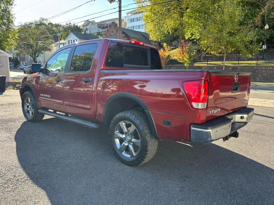 Used 2015 Nissan Titan SV w/ SV Value Truck Package AWD/4WD image 6