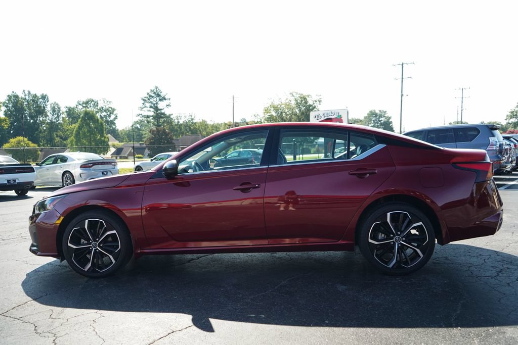 Used 2023 Nissan Altima 2.5 SR AWD/4WD image 23