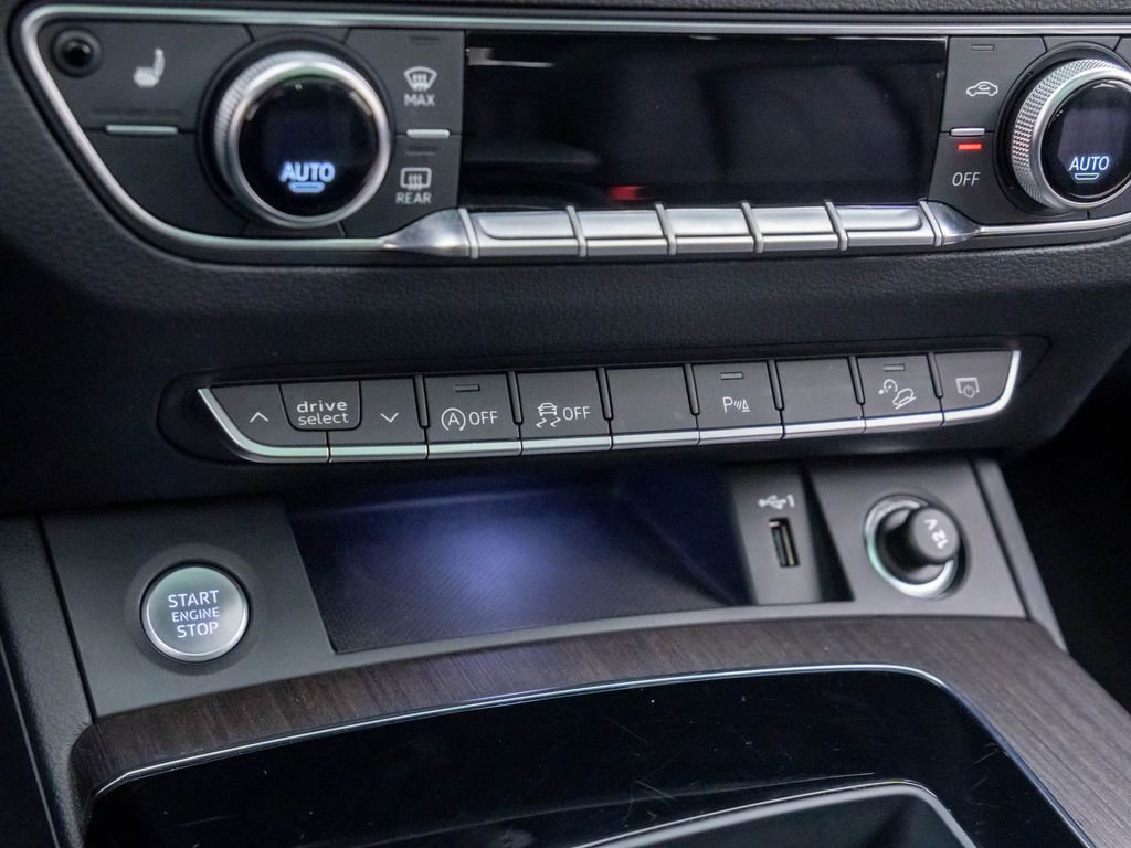 Used 2023 Audi Q5 2.0T Premium w/ Convenience Package image 28