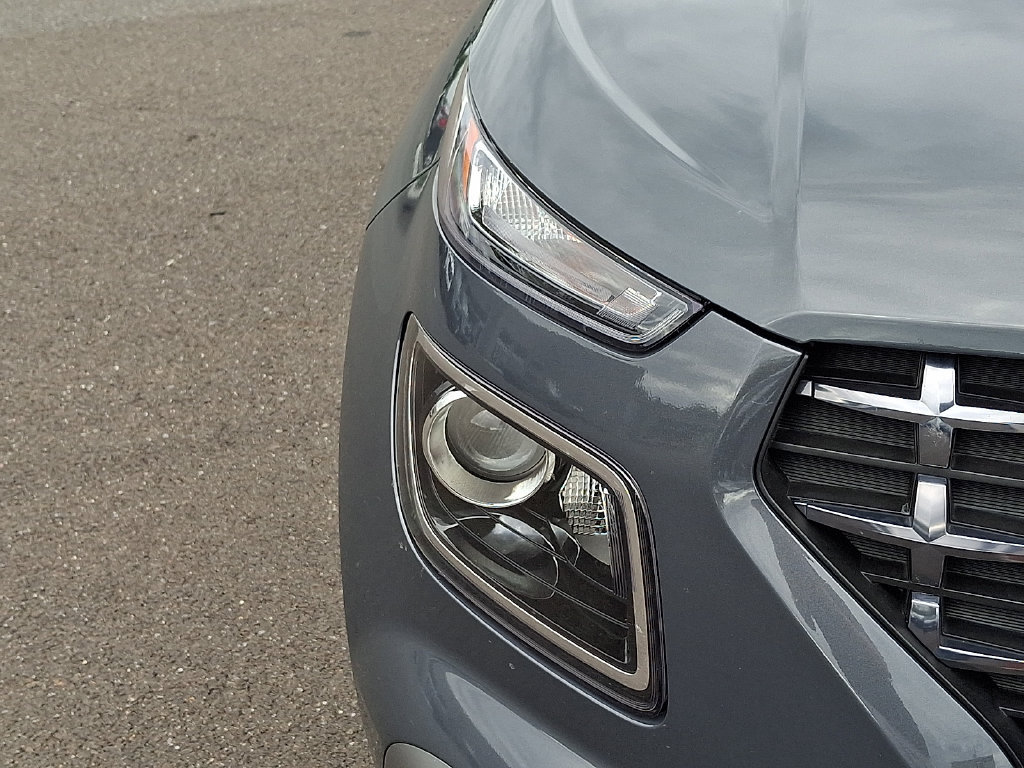 Used 2026 Hyundai Venue SEL FWD image 13