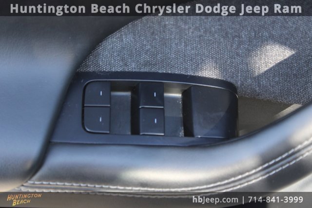 Used 2021 Tesla Model S Plaid image 11