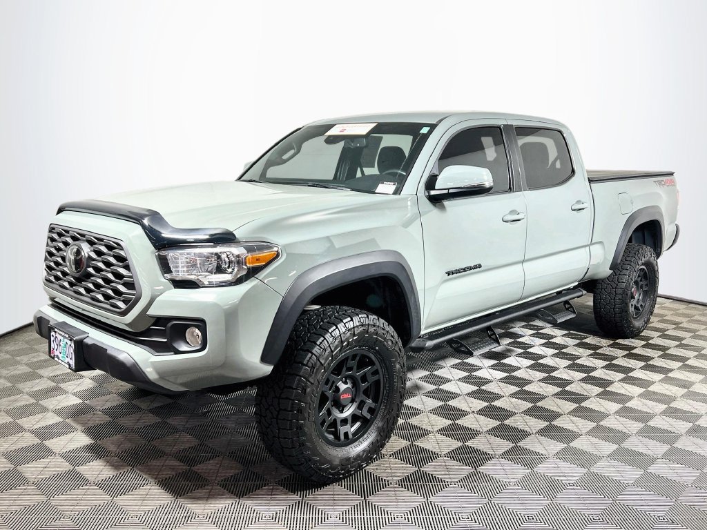 Certified 2022 Toyota Tacoma TRD Off-Road w/ Black Out Package (TMS) AWD/4WD image 3
