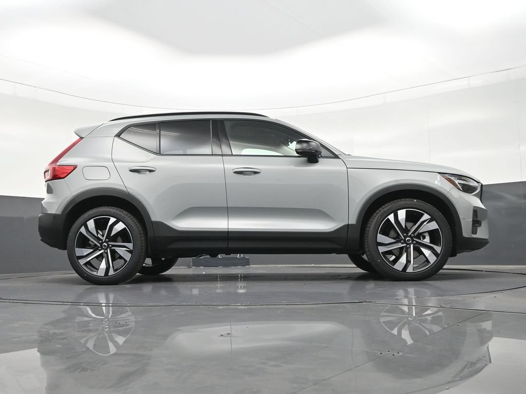 New 2026 Volvo XC40 B5 Plus AWD/4WD image 26