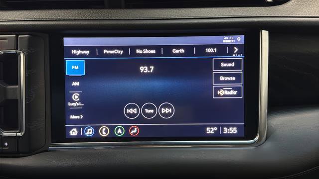 Used 2021 GMC Yukon Denali w/ Denali Premium Package image 32