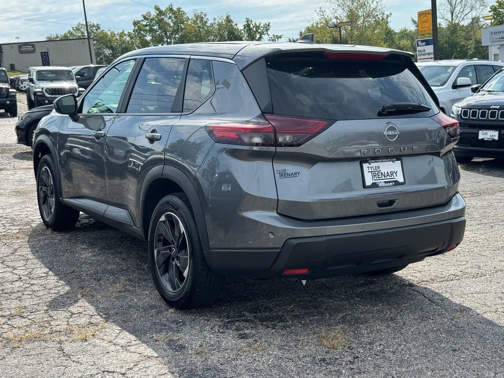 Used 2025 Nissan Rogue SV FWD image 6