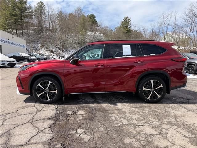 Used 2022 Toyota Highlander XSE image 8