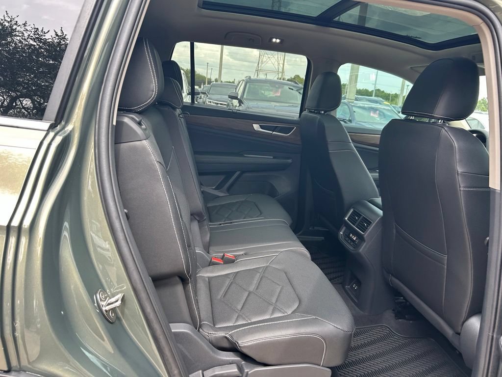 New 2026 Volkswagen Atlas SE FWD image 32