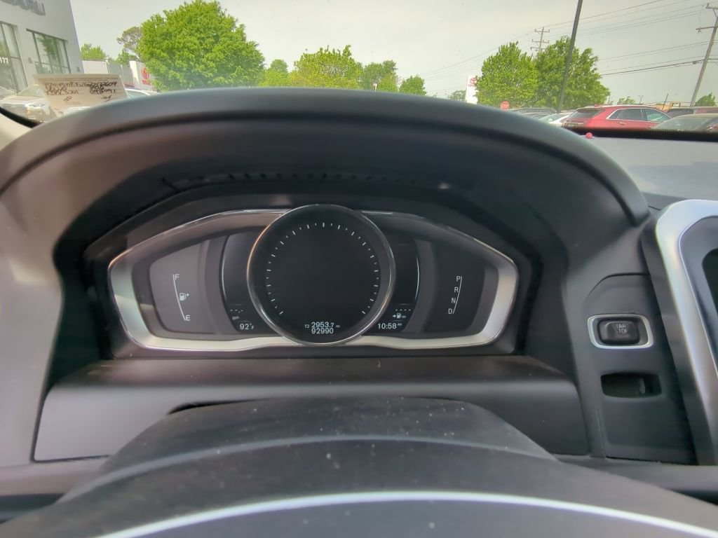 Used 2016 Volvo XC60 T6 w/ Proximity Package AWD/4WD image 13