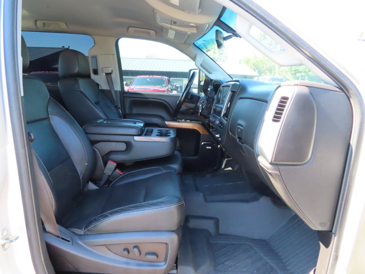 Used 2019 Chevrolet Silverado 2500 LTZ w/ Duramax Plus Package AWD/4WD image 50