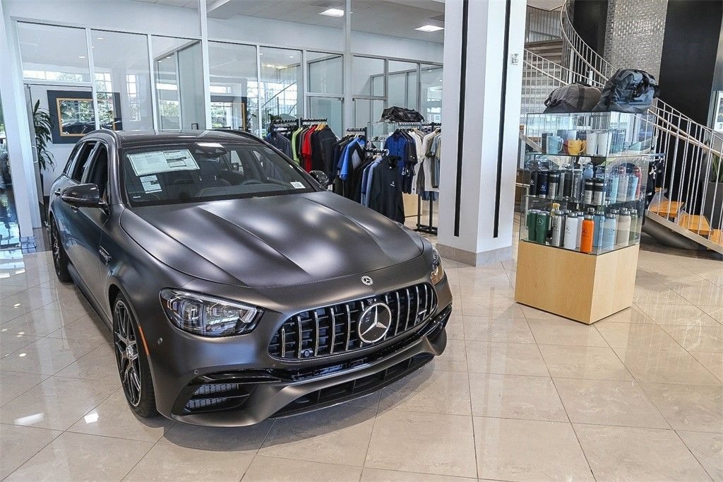 Used 2025 Mercedes-Benz C 300 4MATIC Sedan image 38