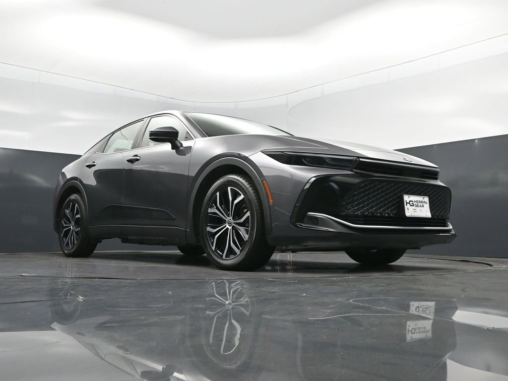 Used 2023 Toyota Crown XLE AWD/4WD image 45