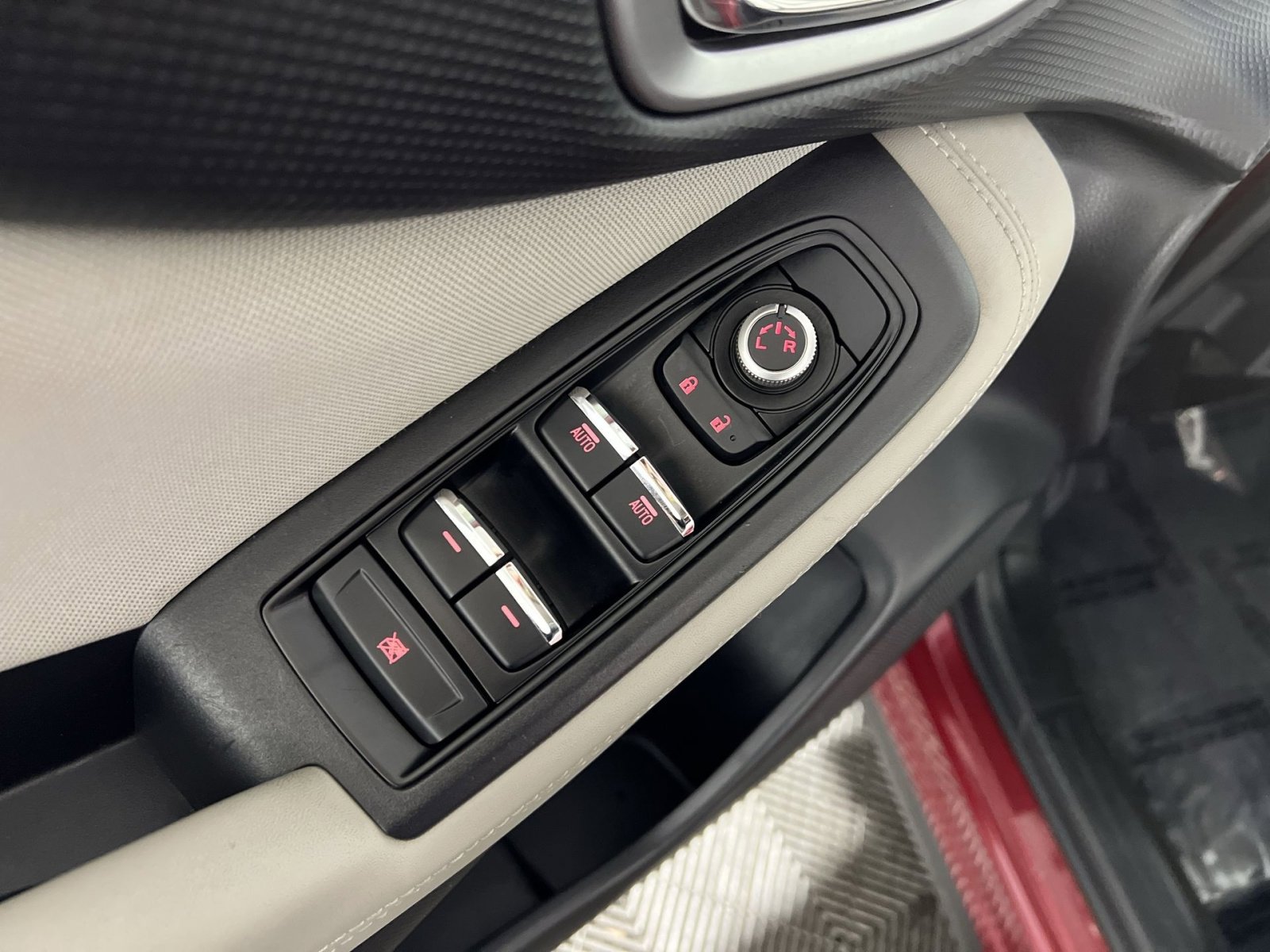 Used 2019 Subaru Forester Premium w/ All-Weather Package image 11