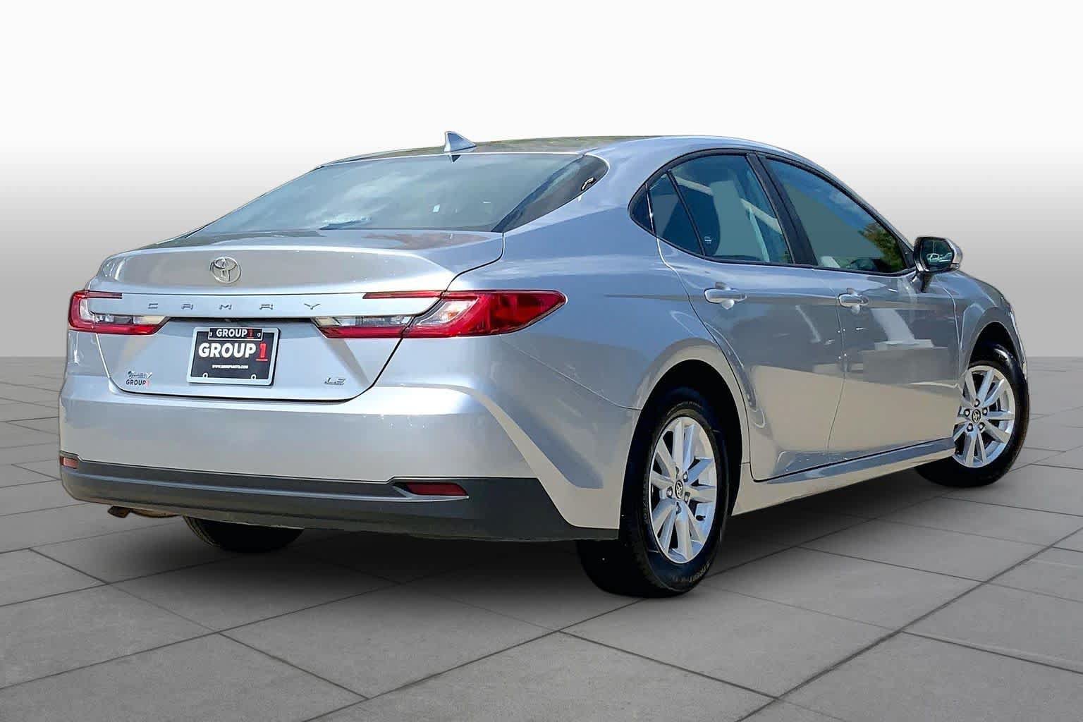 Used 2025 Toyota Camry LE FWD image 13
