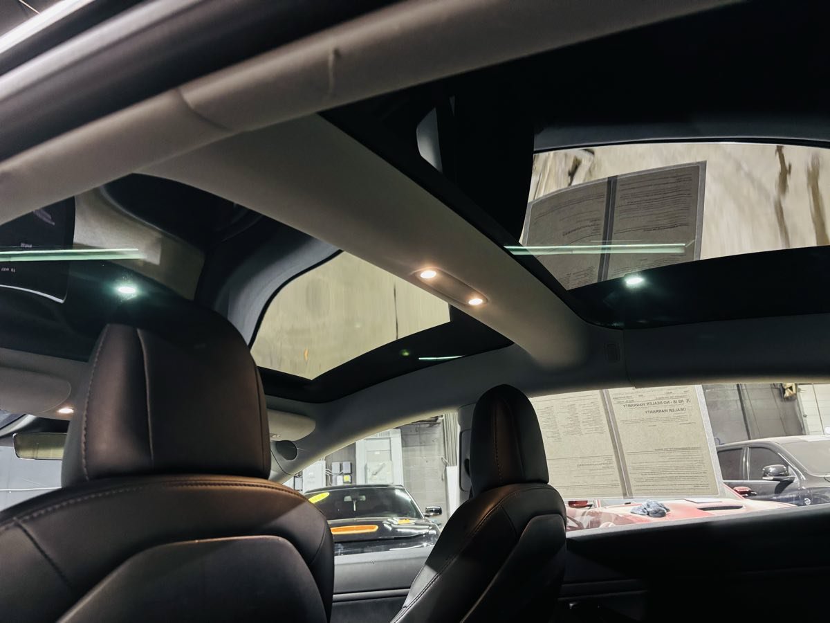 Used 2018 Tesla Model 3 Mid Range RWD image 27