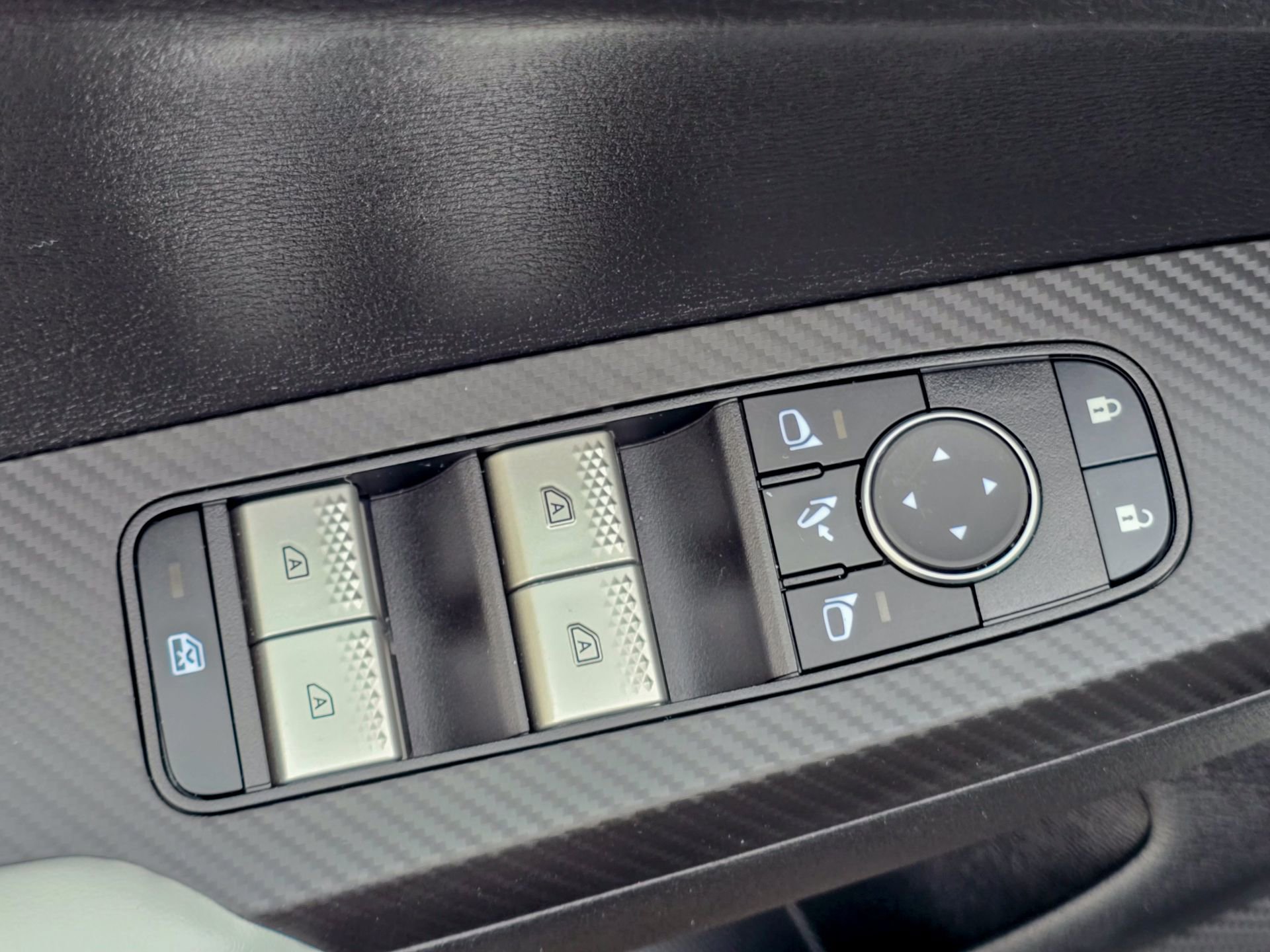 Used 2024 Mitsubishi Outlander SEL image 25