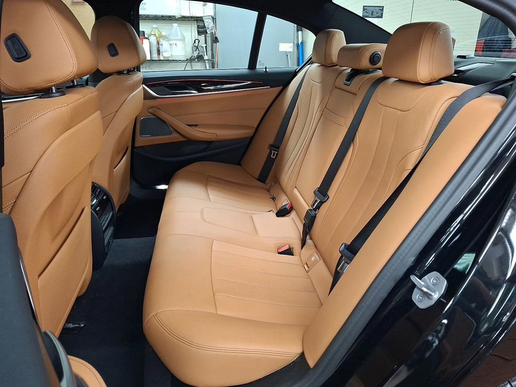 Certified 2023 BMW 530i xDrive w/ Premium Package image 7