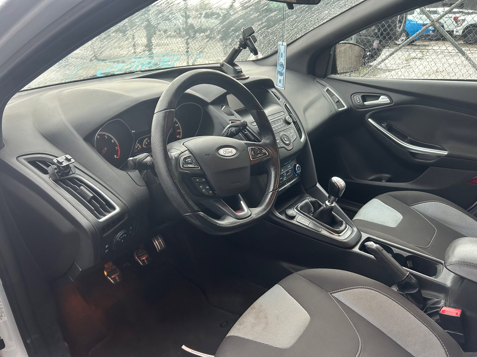 Used 2018 Ford Focus ST image 2