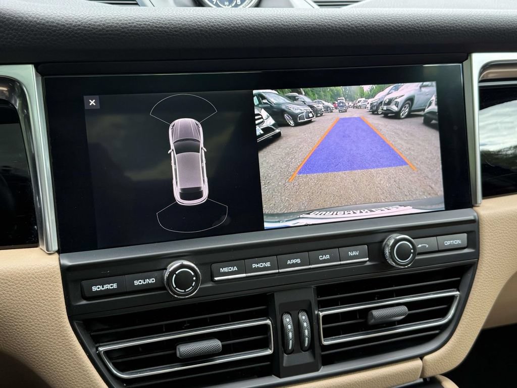 Used 2019 Porsche Macan AWD/4WD image 30