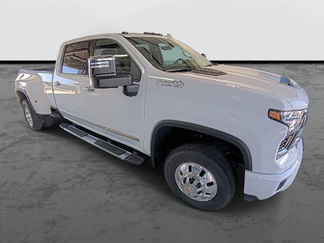 New 2026 Chevrolet Silverado 3500 High Country w/ High Country Premium Package AWD/4WD image 4