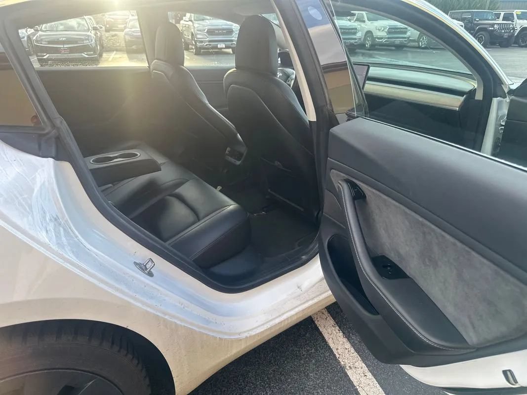 Used 2018 Tesla Model 3 Long Range RWD image 21