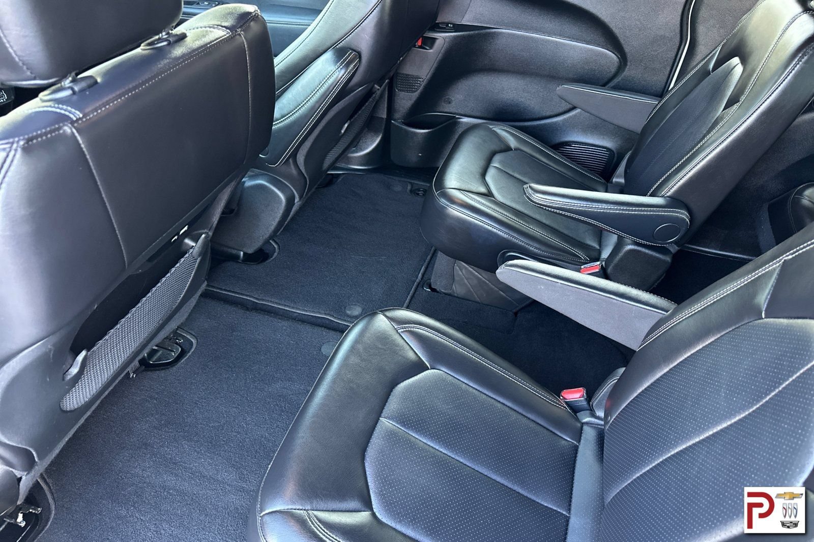 Used 2025 Chrysler Pacifica Select FWD image 13