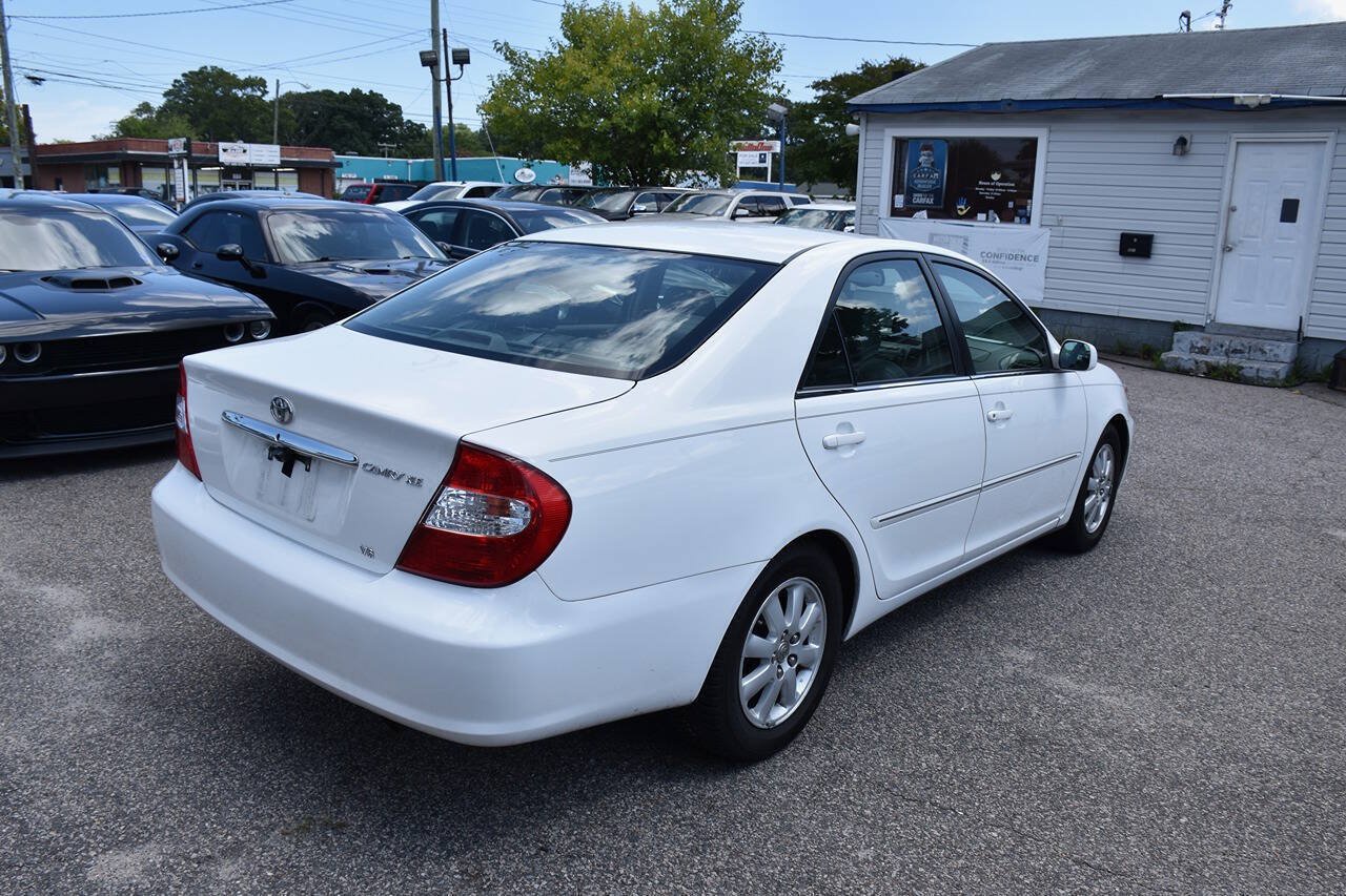 Used 2004 Toyota Camry XLE w/ VSC & Side Airbag Pkg FWD image 7