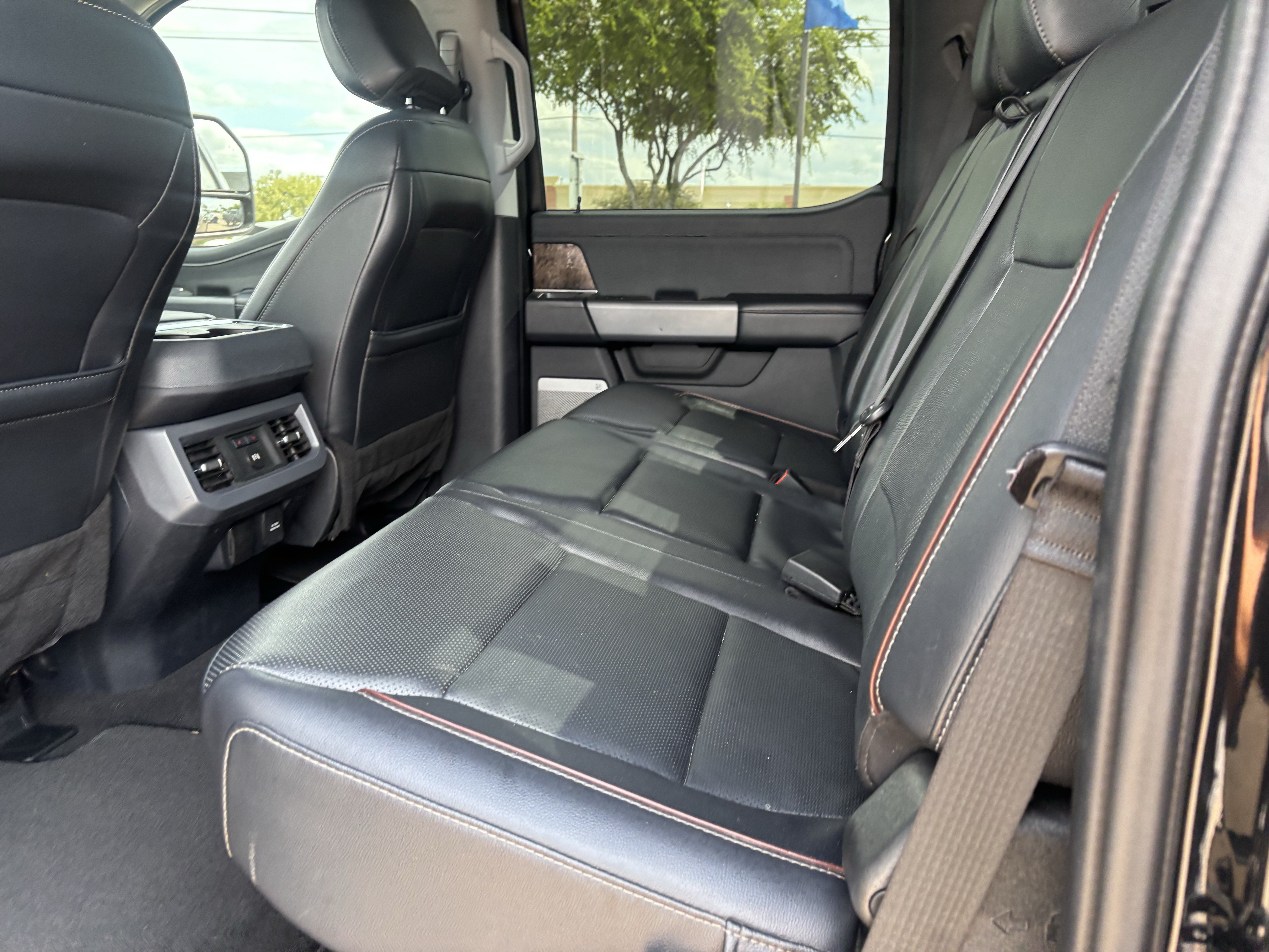 Certified 2024 Ford F250 Lariat w/ Lariat Ultimate Package AWD/4WD image 15