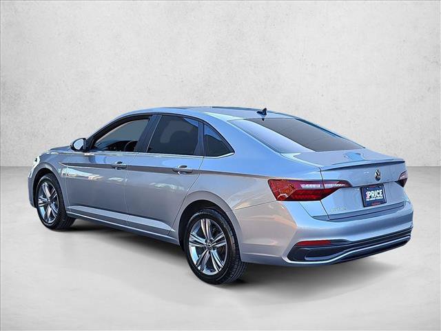 Used 2022 Volkswagen Jetta SE w/ Panoramic Sunroof Package FWD image 8
