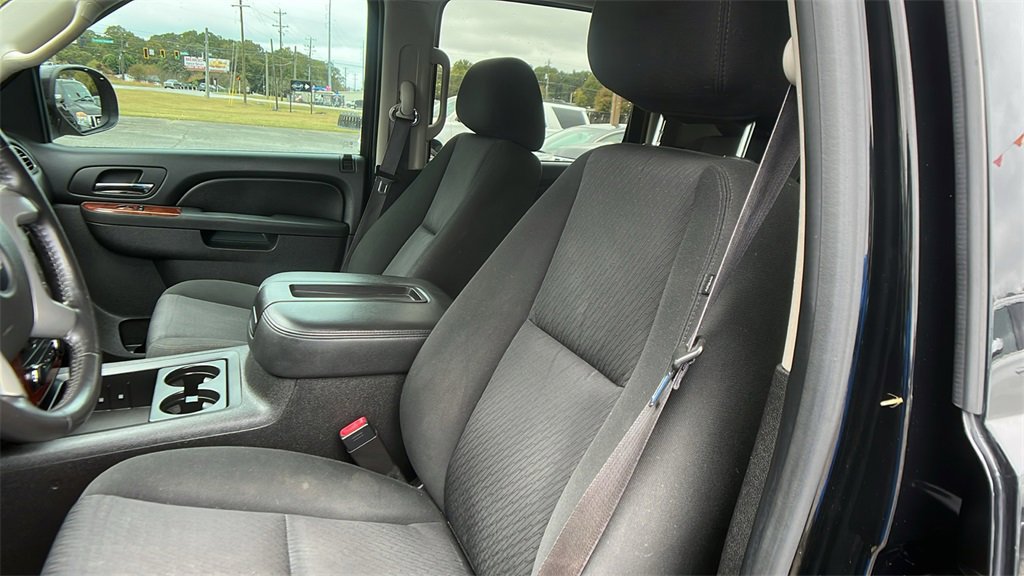 Used 2014 Chevrolet Suburban LS image 14
